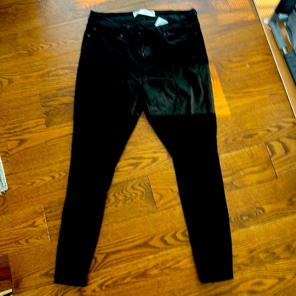 Signature by Levi Strauss Co. Black Jeans Gold Label Womens Shaping 16M - Picture 1 of 7